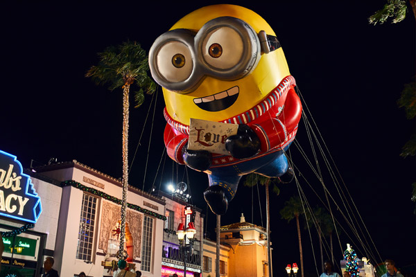 Minions at Universal's Holiday Parade featuring Macy's