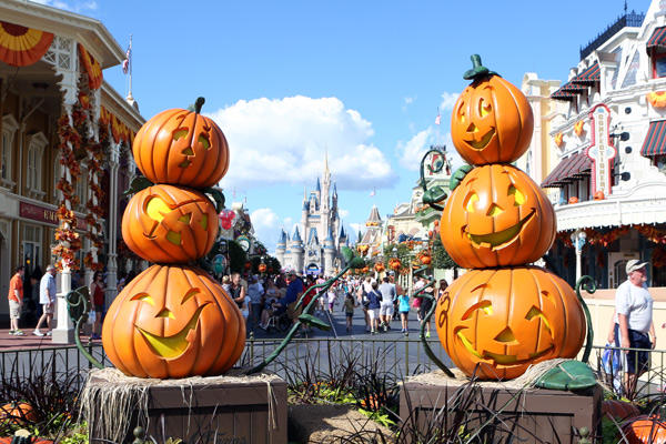 Five Tips to Enjoy Mickey’s Not-So-Scary Halloween Party ...
