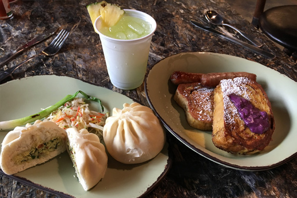 Start the day off with a hearty breakfast at Satu’li Canteen in Animal Kingdom