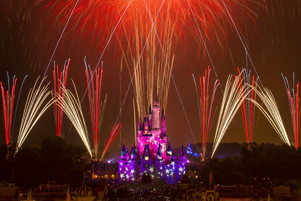 Spend a star-spangled 4th of July at Magic Kingdom with tickets to Walt Disney World from BestofOrlando.com! 