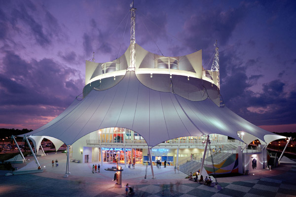 La Nouba by Cirque du Soleil at Disney Springs bid farewell